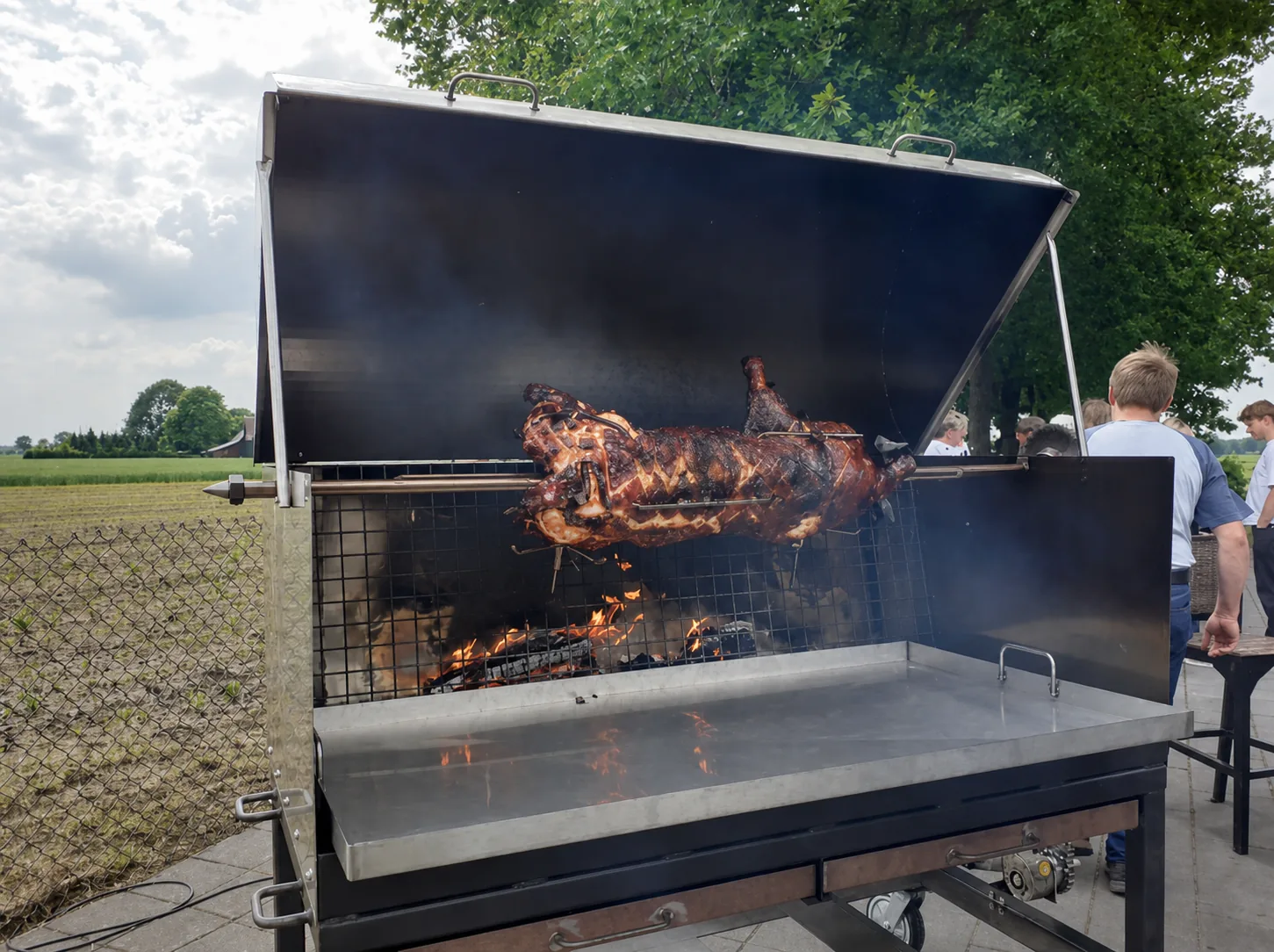 Spanferkel vom Spieß